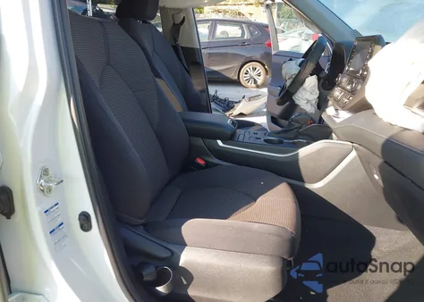 2022 Toyota Highlander Le z USA, uszkodzony, nr VIN 5TDBZRBH3NS200123